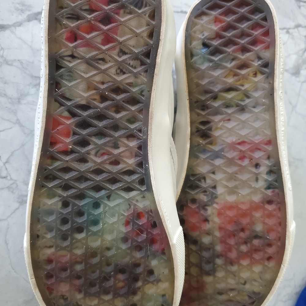 Vans - Picture 5 of 6